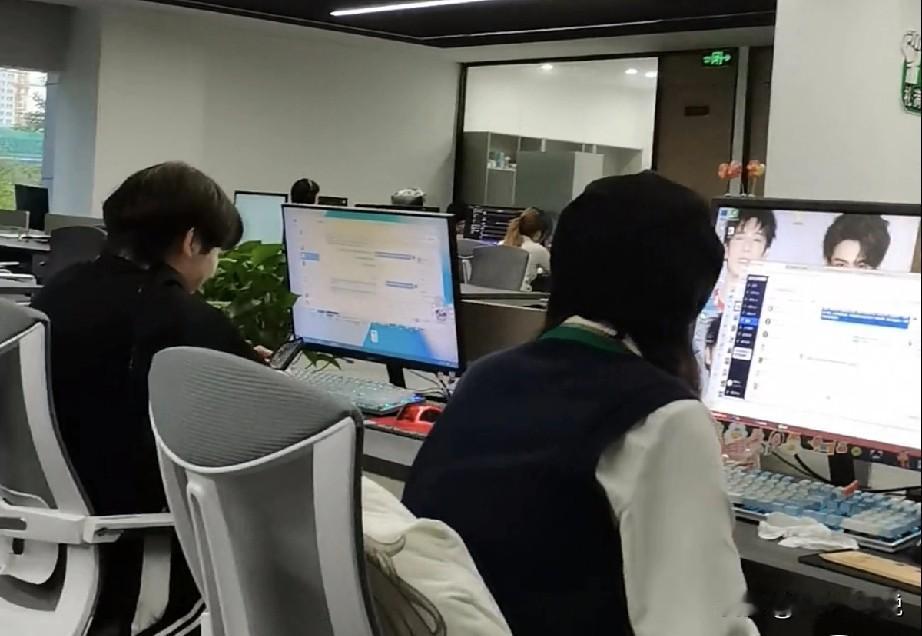 这年月，真是什么钱都敢挣[捂脸]今天接到一个人力资源服务公司的电话，说他们可以通