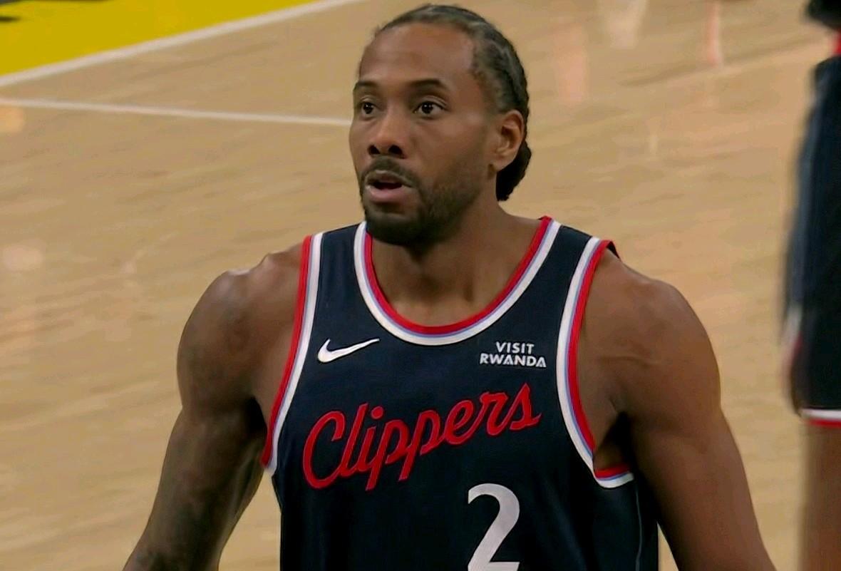 “乔丹”限时返场！在快船客场湖人的比赛中发生极其疯狂一幕：背靠背的小卡进攻端依旧