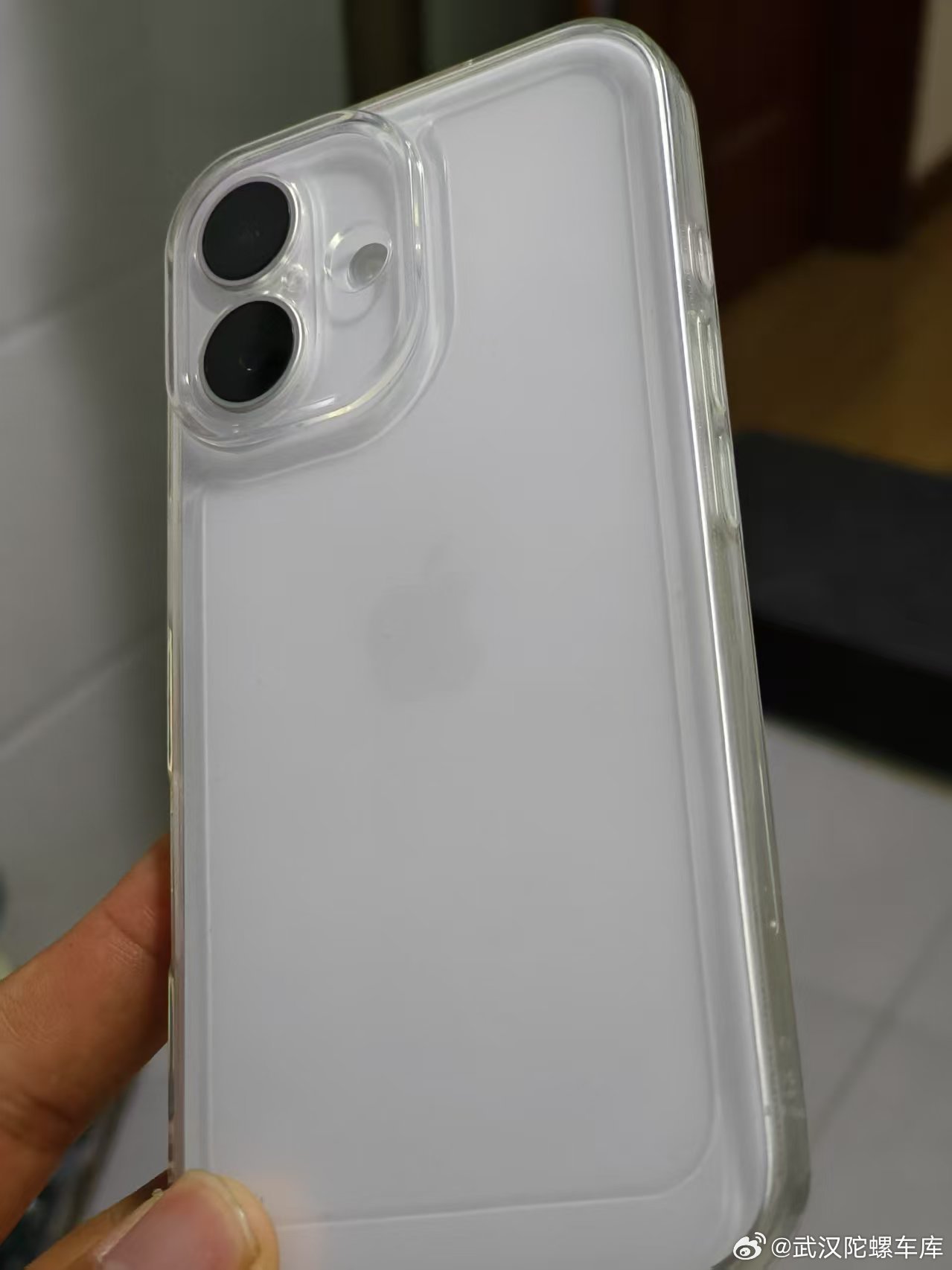 俺的iPhone16刚入手半年我觉得16真比17好看多了合格的生产力工具[不愧是