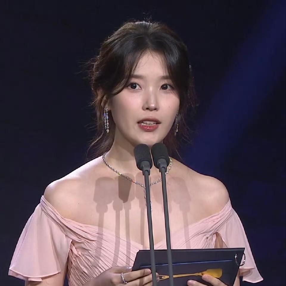可爱的IU [赞]