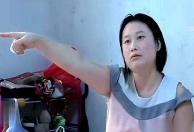 悲哀啊！2019年，湖南湘潭，一男子月薪8000瞒着妻子给父母300元养老，妻子