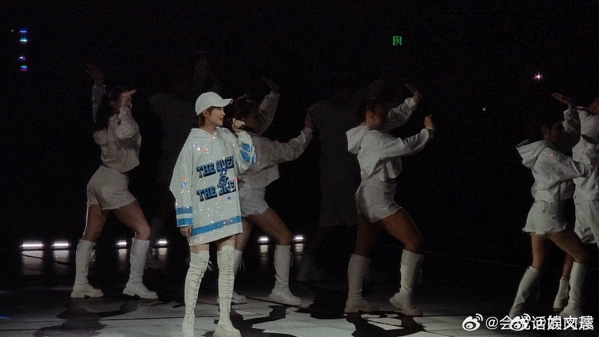 李宇春有求必应 粉丝的愿望她都看在眼里记在心里，然后在不经意间满足你，沐月光这一