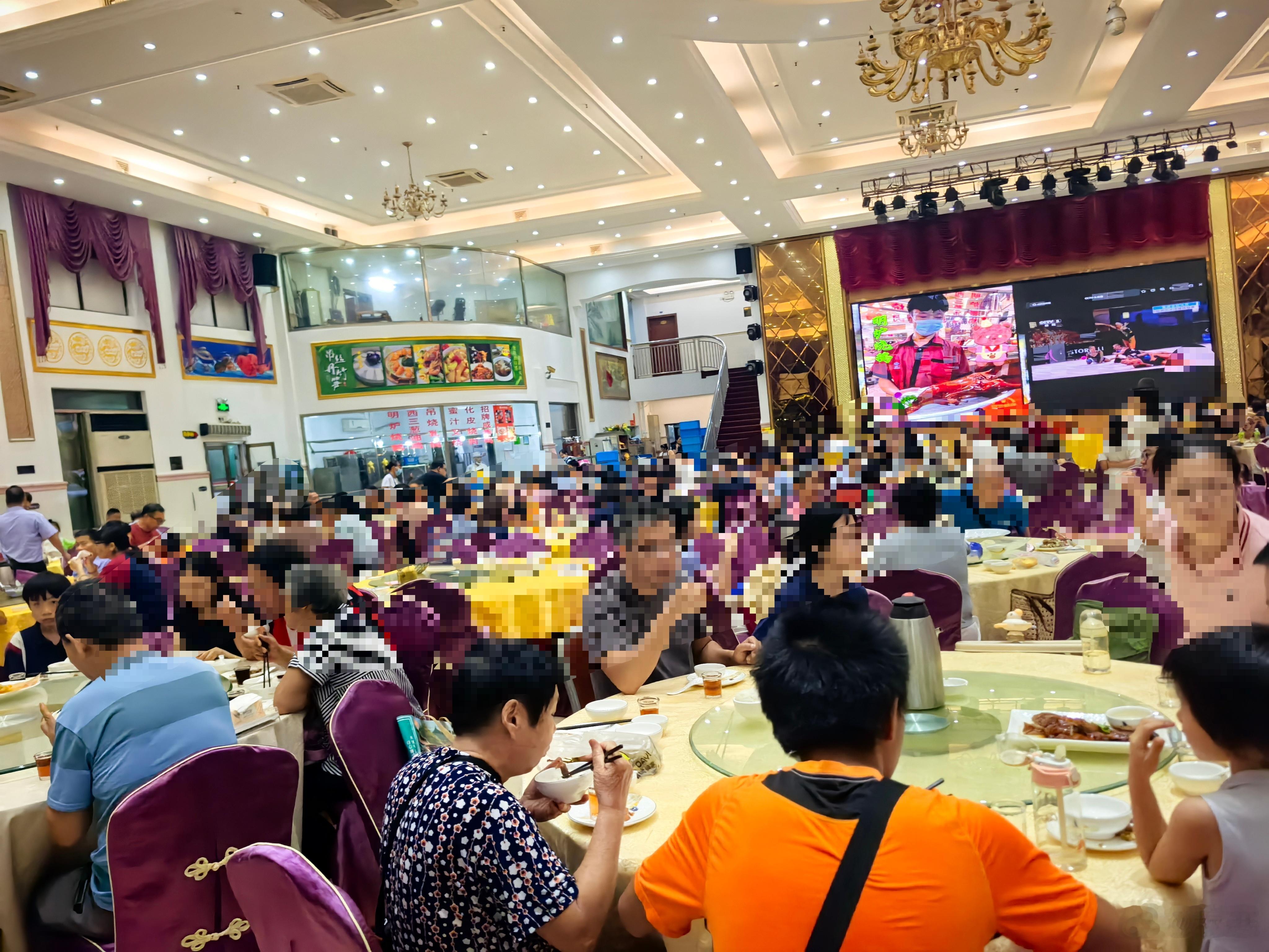 关于我在cpg08吃了什么因为D2下午赶高铁所以其实只有D1晚上有时间吃饭帮我布