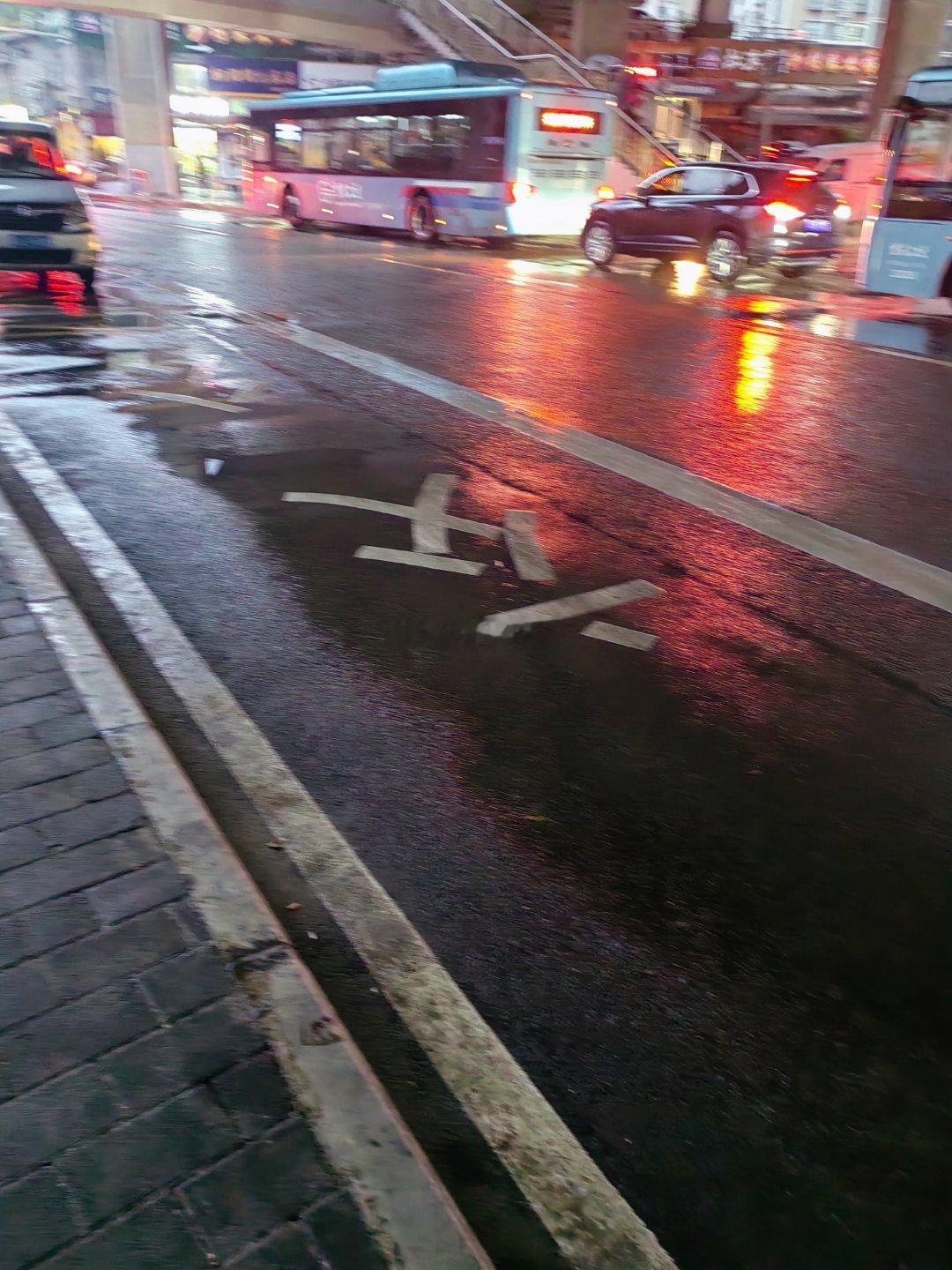 对于时序的变化的感知就是在不经意间就有什么发生或者产生了于是在每个星期五歌手的排