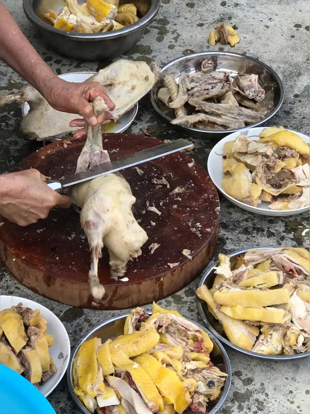 看一看，猜一猜，哪一张图片是海南人的年夜饭，一般人还真的不知道。