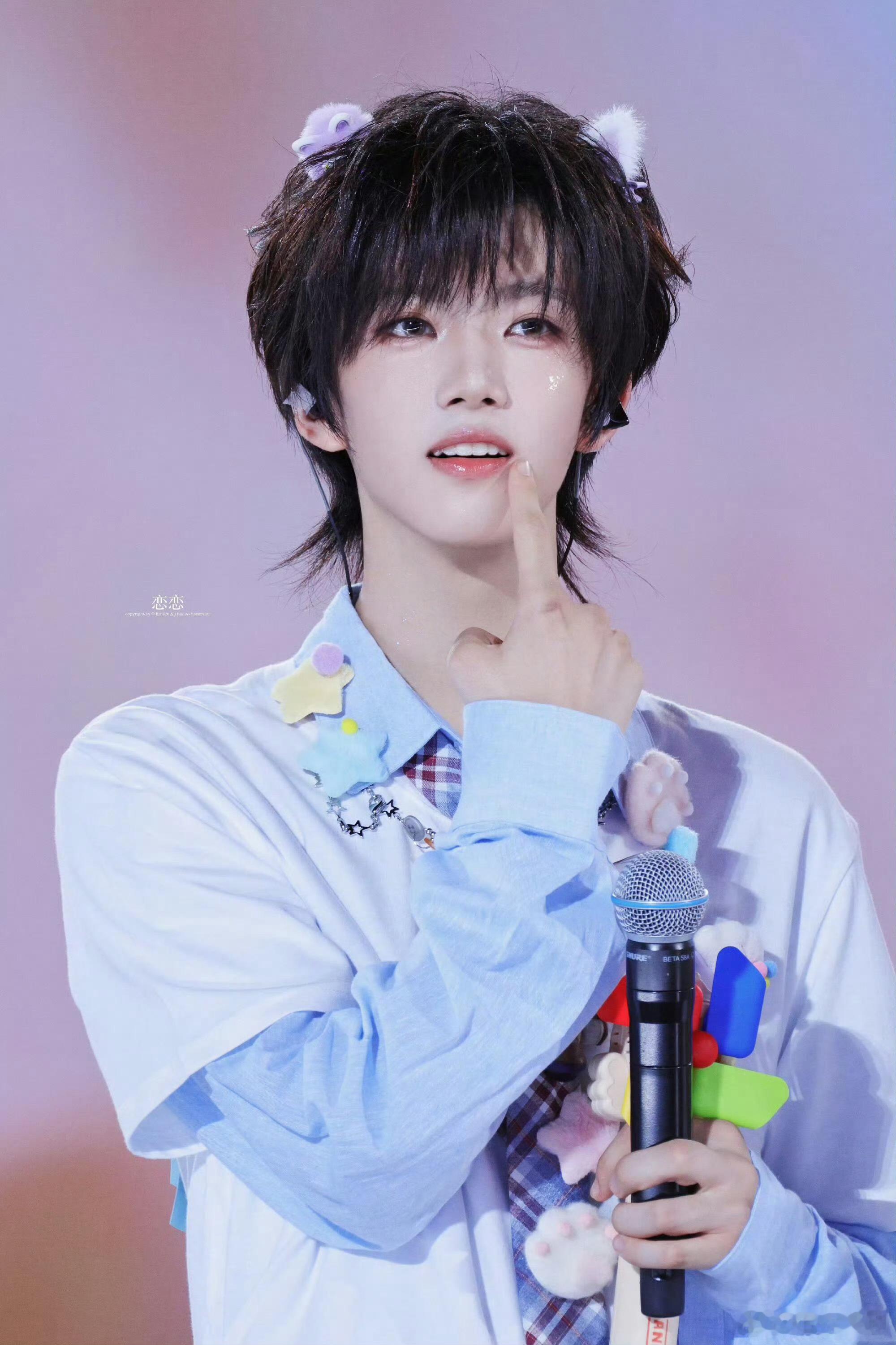 张函瑞生日痛楼张函瑞生日应援痛楼跨城奔赴的热爱！TF家族四代张函瑞17岁生日应援