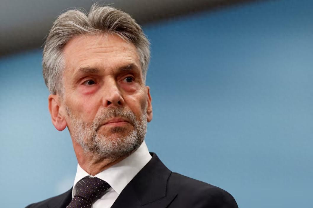 中美休战就“开刀”！荷兰成首个反制目标，每天亏230万欧元还被美国抛弃
 
中美