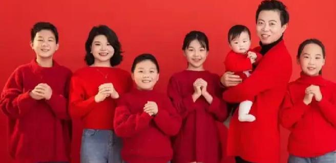 江西抚州，翁女士与初恋分开9年，一次河南出差打车时竟意外重逢。得知双方都已离异，