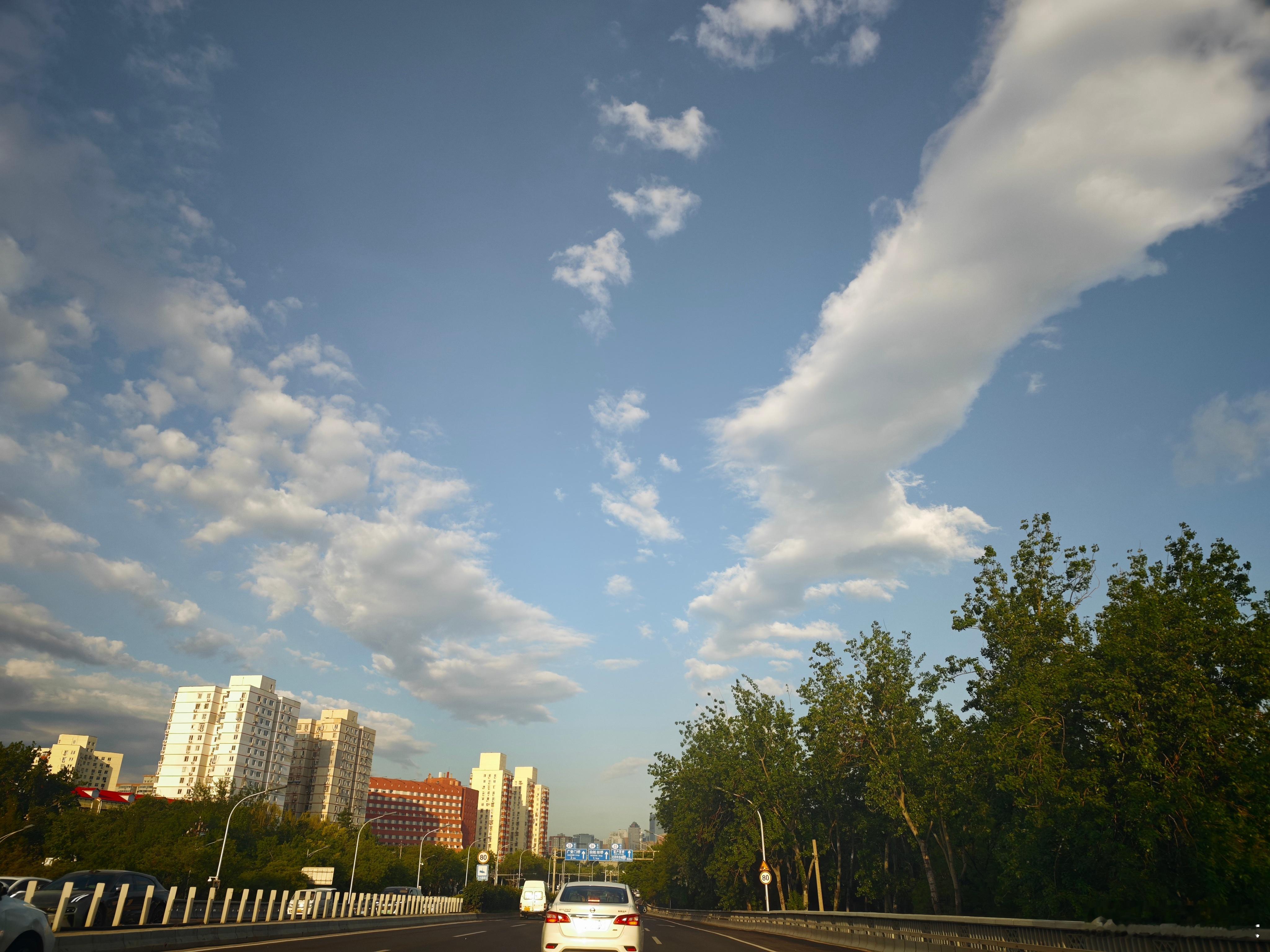 今天北京所有的路，都是白云路。 