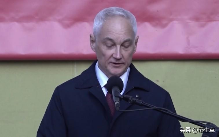 俄罗斯继续向其敌人展示其不断扩大的全球核打击能力

最新型核潜艇“哈巴罗夫斯克”