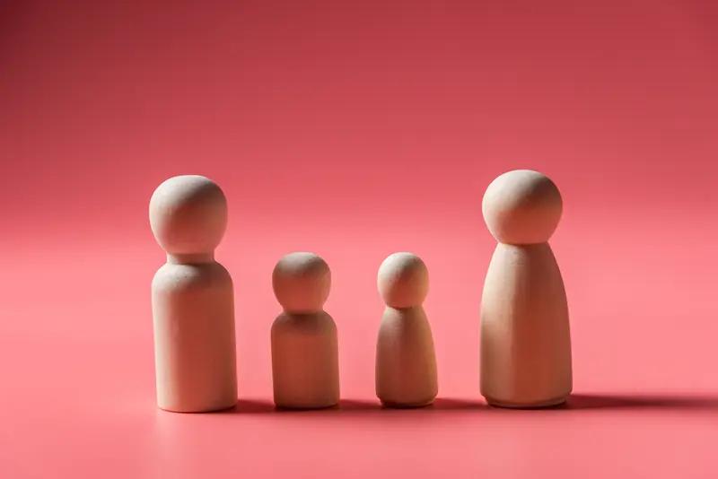 建议三孩每月补贴5000元至3岁！真金白银托底，敢生三孩的家庭有福了
 
养三孩