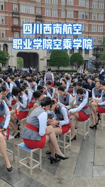 都在为自己的未来积极备战[比心]