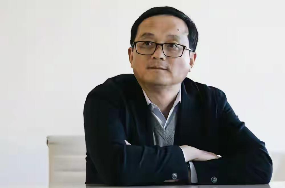 太丢人了！被美国制裁的国产路由器巨头，TP-Link CEO赵建军申请“特朗普金