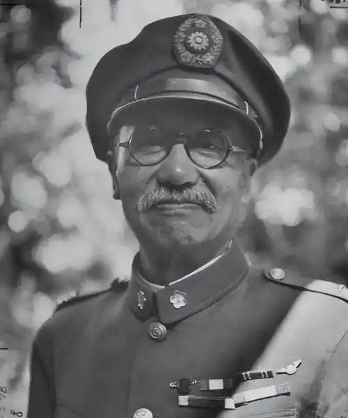 1897年，他迎娶年长六岁的徐竹青，患难之时，妻子变卖嫁妆为其抵债渡难。因发妻多