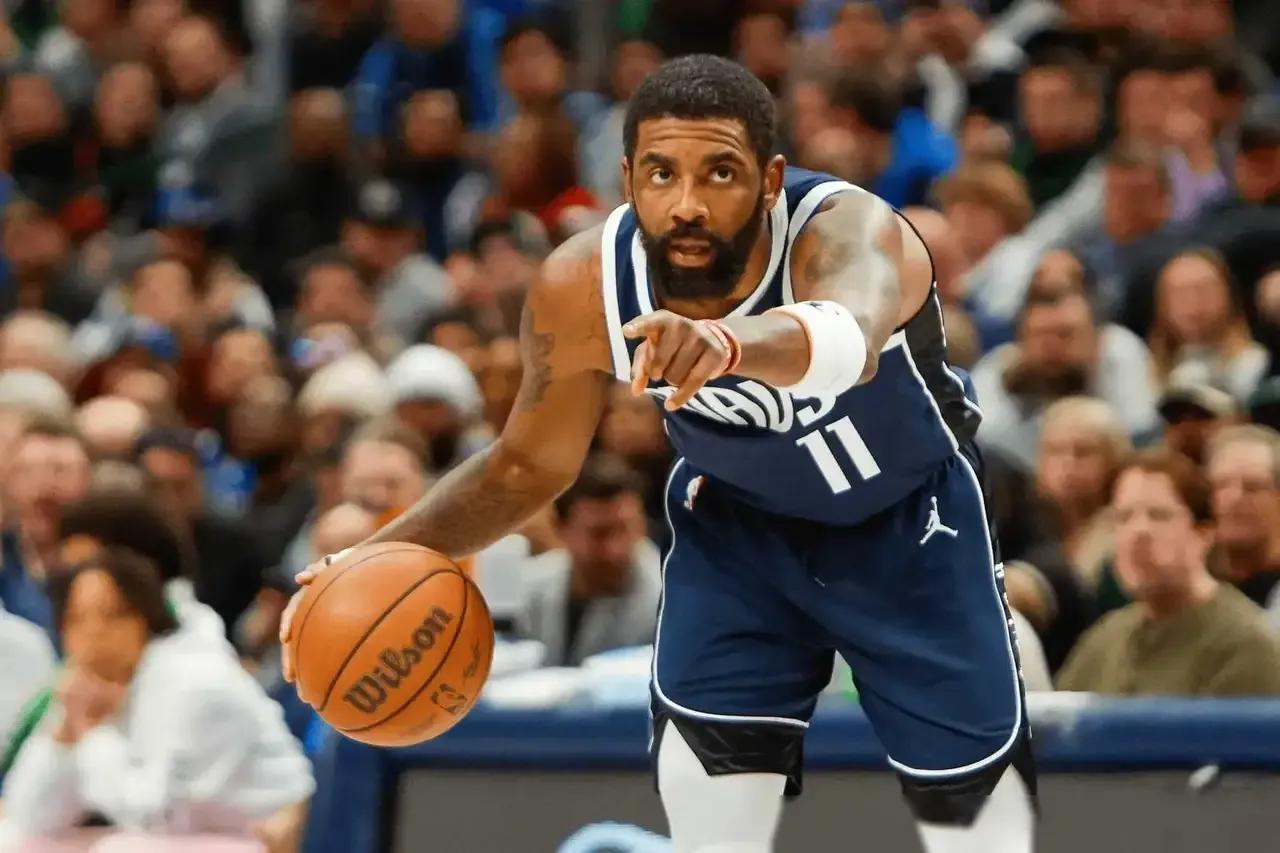 还是一样的剧本，独行侠首场比赛输球，最后大比分2：2，打天王山。
第一，无论是快