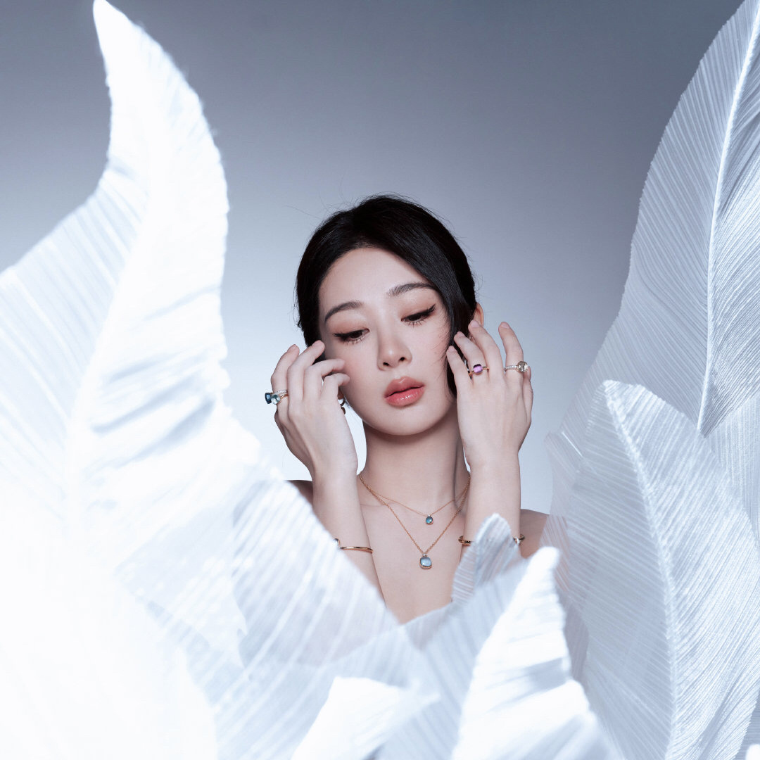杨紫杨紫李祯yz杨紫家业愿有人与你共黄昏，有人问你粥可温，有生之年，欣喜相逢