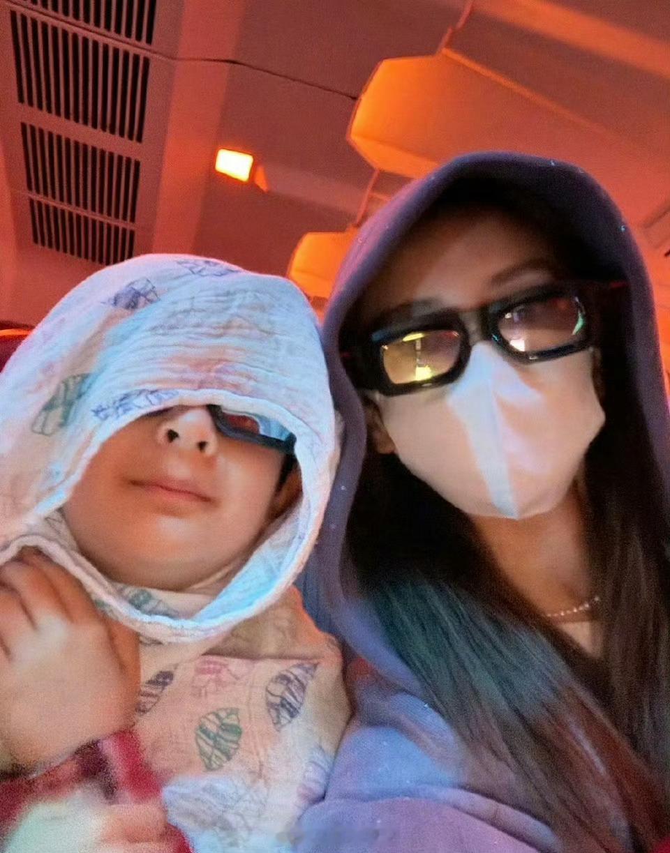 小海绵长到我刚认识baby的年纪了啊啊啊啊小海绵都已经长到我第一次认识baby的