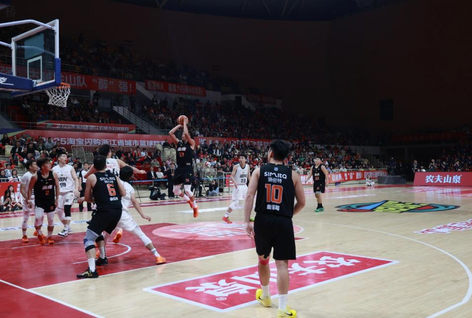 永康队有机会击败富阳队吗？明晚就将揭晓！
富阳队好几天没打比赛，都有点慢慢淡出大