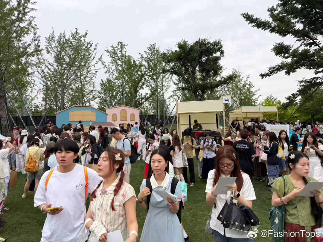 欧阳娜娜回应上海演唱会欧阳娜娜回应演唱会欧阳娜娜回应上海演唱会热议，字里行间皆是