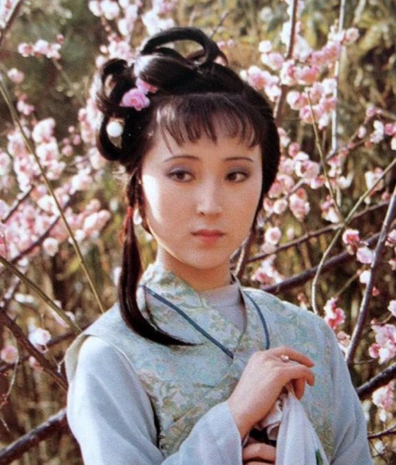 林黛玉最适合的结婚对象是北静王，书中有多处暗示，贾母迟迟不定宝黛婚事，就是因为宝