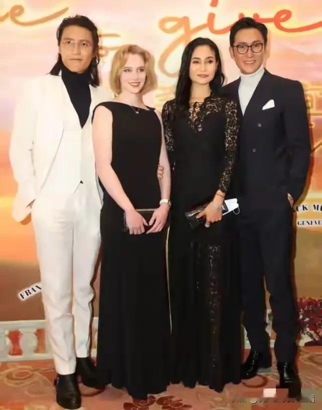 这个星二代长得还是挺帅的。演员马德钟与妻子张筱兰是初中同学，两人相识超33年，1