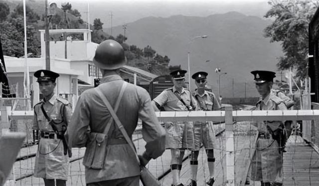 1952年夏，驻澳葡军故意制造冲突，蛮横地刺伤我军哨兵，又向拱北方向开了几十炮。