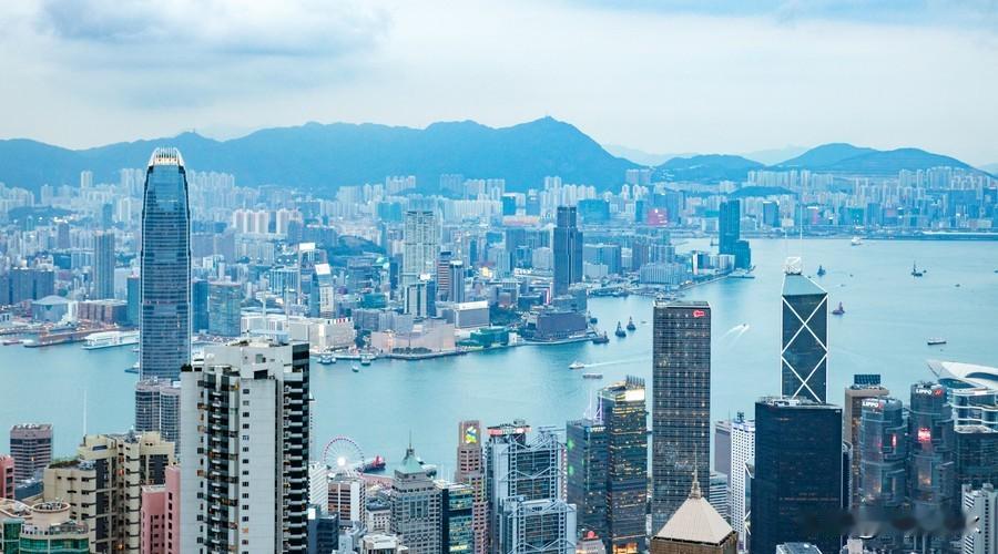 常去香港游玩的朋友，大多都有过同款疑问：咱们持内地旅游签注过去，最多只能逗留7天