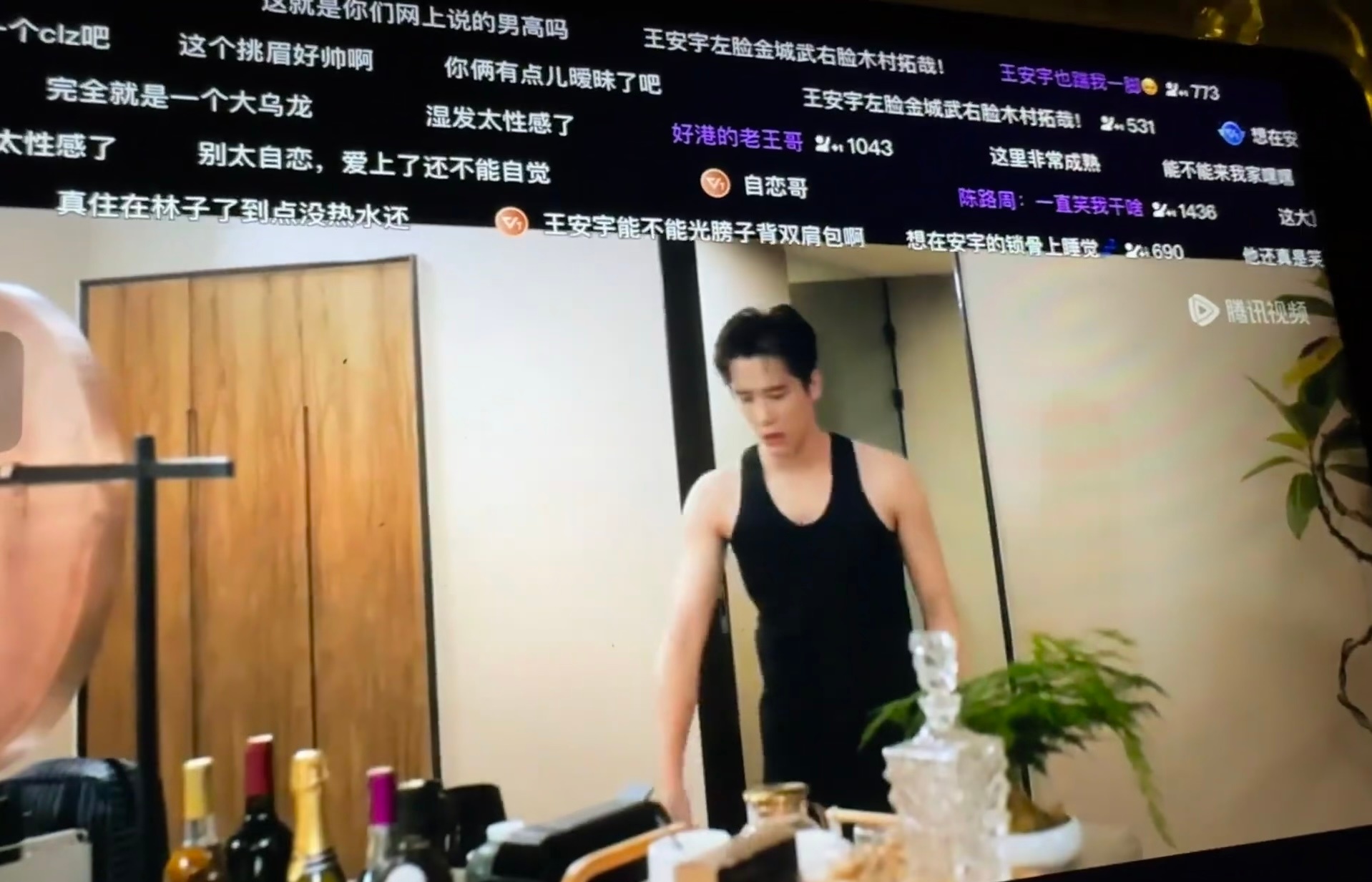 感觉存子和浓颜少年系更搭一点，比如swl ​​​