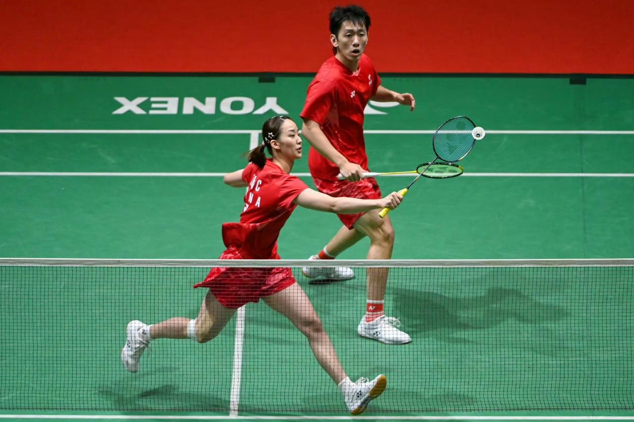 胡哲安、胡珂源/林祥毅“青春风暴”冲四强!
今天，羽毛球超级300法国奥尔良大师