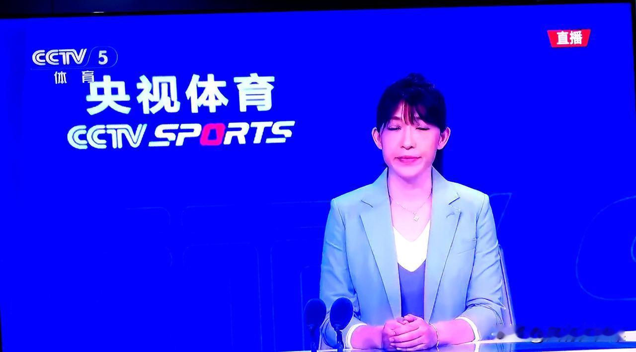 中国女篮艰难的通过加时赛逆转战胜了捷克队，意大利以3分之差输给了美国队，D组美国