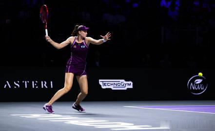 莱巴金娜送蛋逆转斯瓦泰克！💥利雅得WTA年终总决赛， 6号种子莱巴金娜以3-6