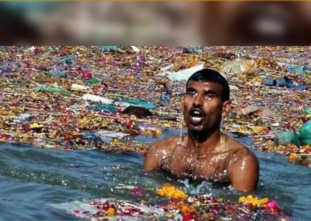 【印度德里地区爆发供水危机，恒河支流氨污染飙升，瓶装水成必需品】
       