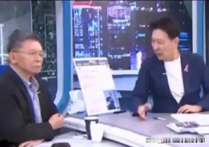 5月11日，台湾名嘴沈富雄在“少康战情室”当面怒怼赵少康说：“你赵少康别再装糊涂