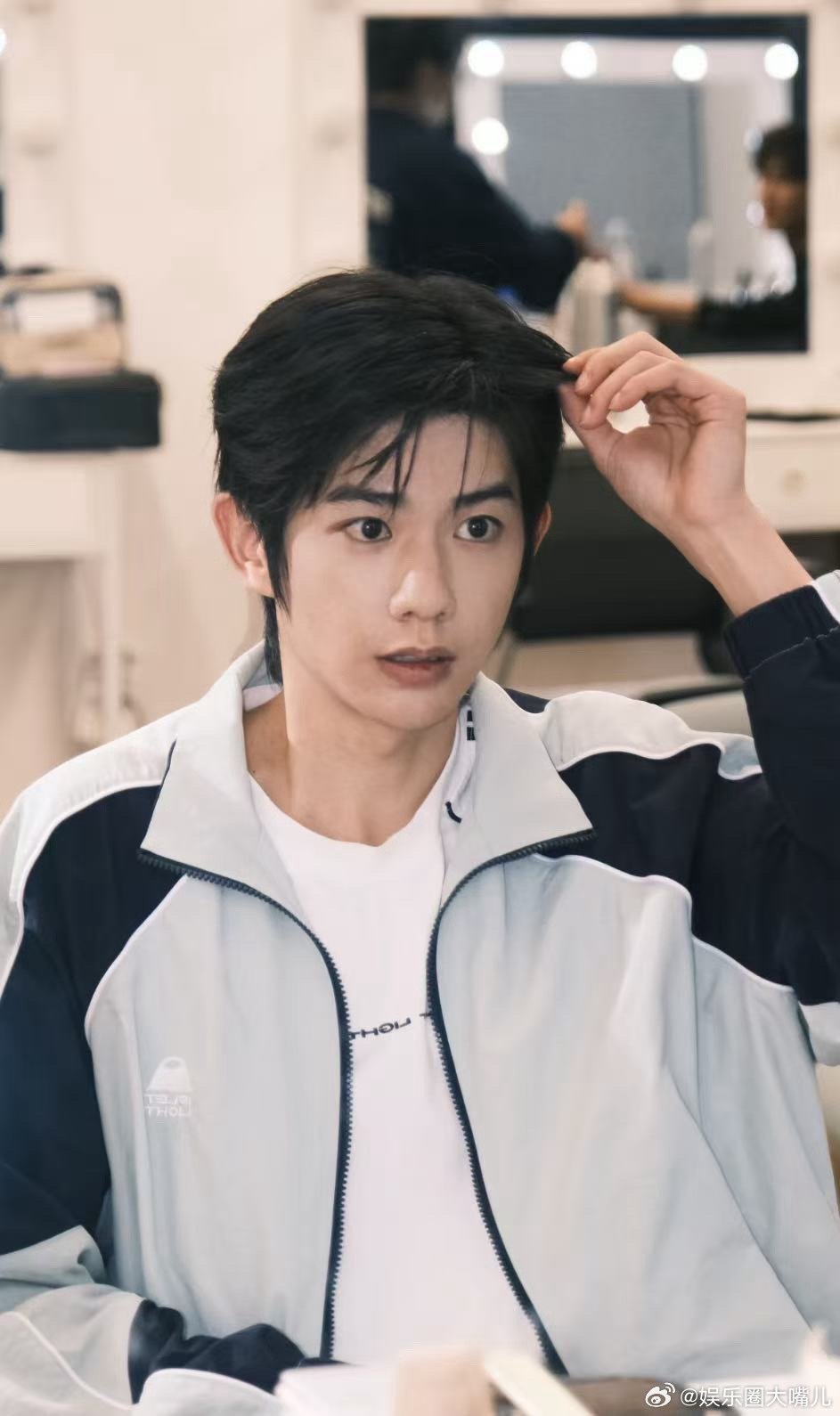 打螺丝的厂工都开始演短剧了奋斗吧人生 期待刘奥在《奋斗吧人生-演员篇》继续发光！