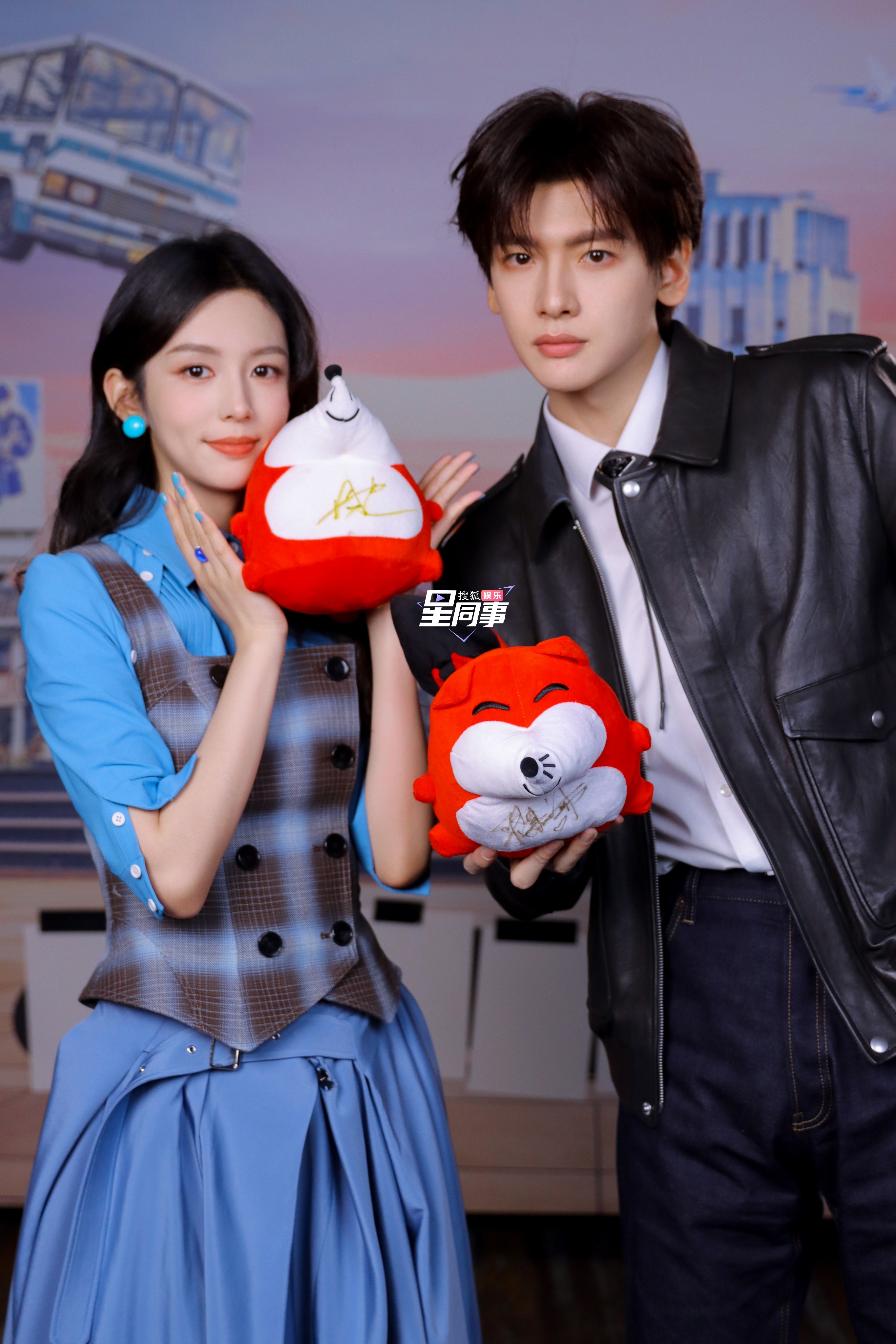 好🍚不怕晚～你好1983 双采明日上线，花絮照已送达听说「兰周拉面」想带神㊙️