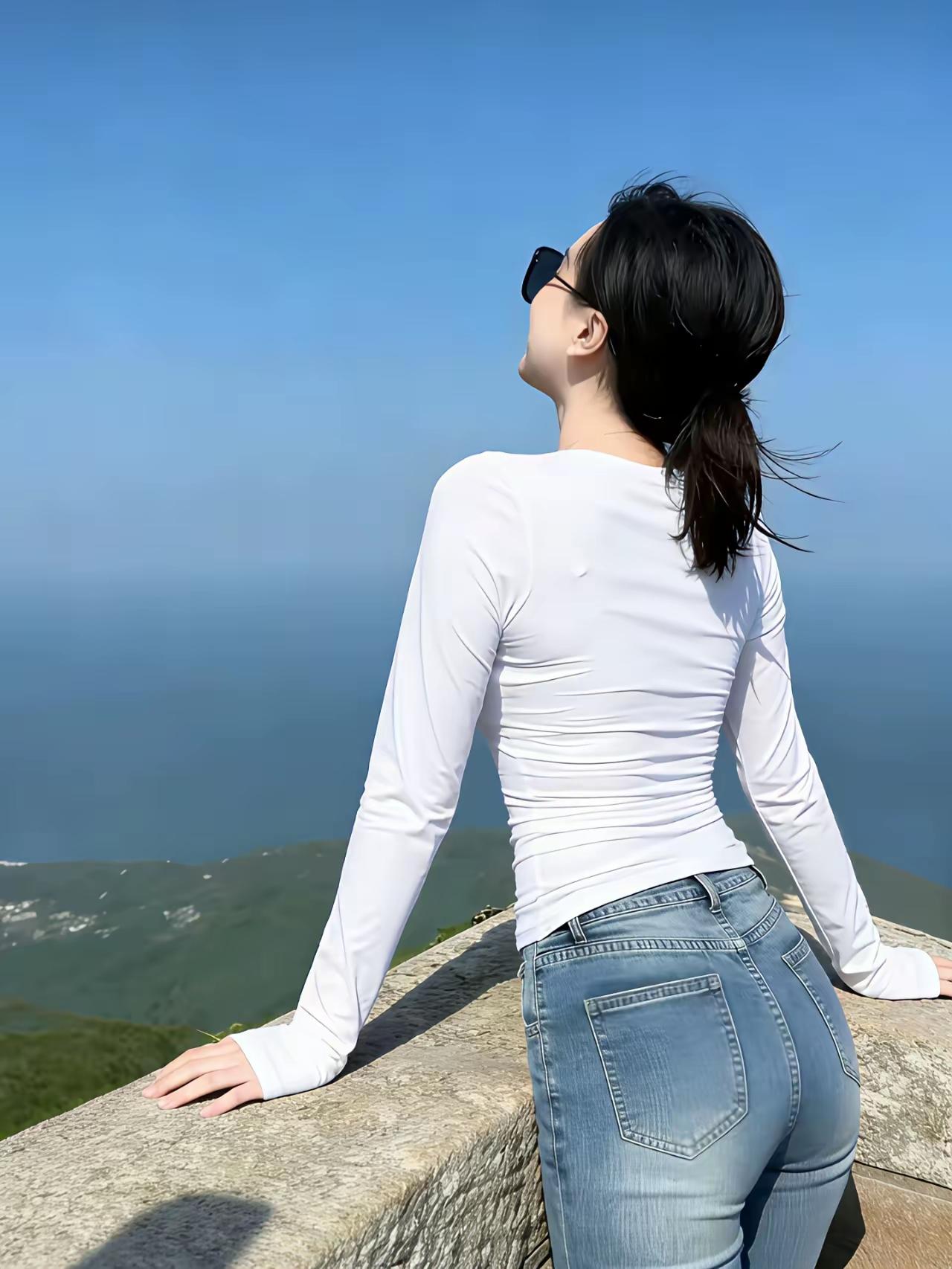 开始让人舒服的，一定是言语。
后来让人舒服的，一定是人品。
生活不全是利益,更多