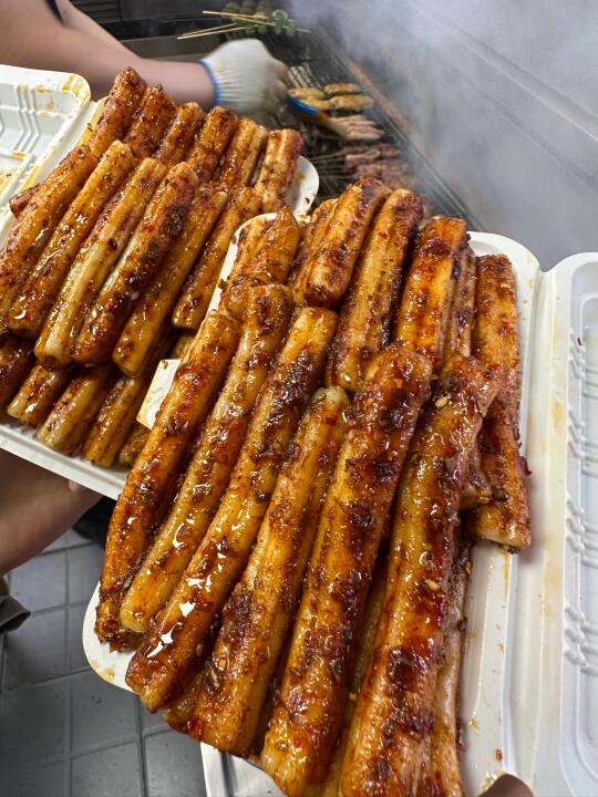 南京文体路！！新的妻子出现了。。。