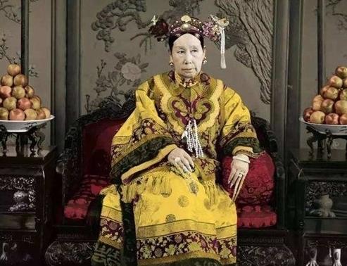 1908年，慈禧太后去世后，李莲英便失去了最大的依靠。为慈禧守孝100天后，李莲