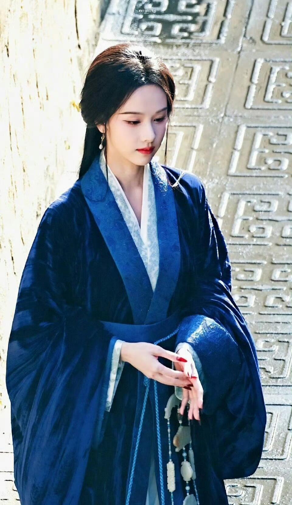 陈都灵有双发现美的眼睛陈都灵好爱夸人一个嘟嘟  不好意思这个陈都灵真的有双发现美