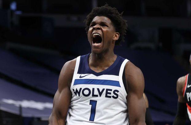 火箭队现在两连胜，战胜热火队之后，他们已经稳居西部第四，和湖人队差距还有2.5个