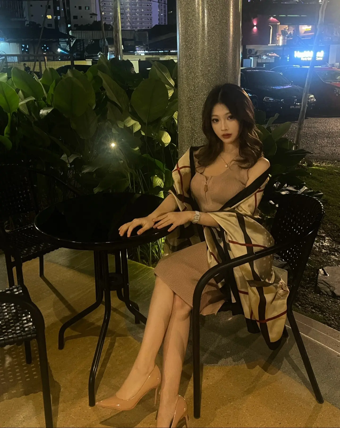 美丽的东方女人。