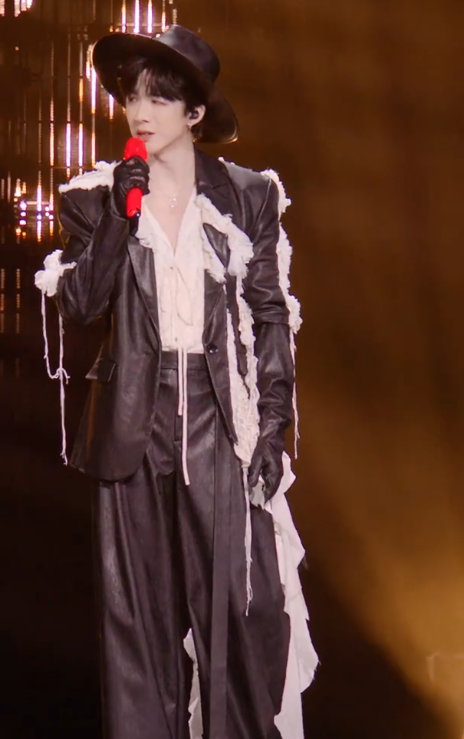 刘宇宁褶皱中找寻梦的形状 刘宇宁回顾成都站 刘宇宁回顾成都站，刘宇宁褶皱中找寻梦