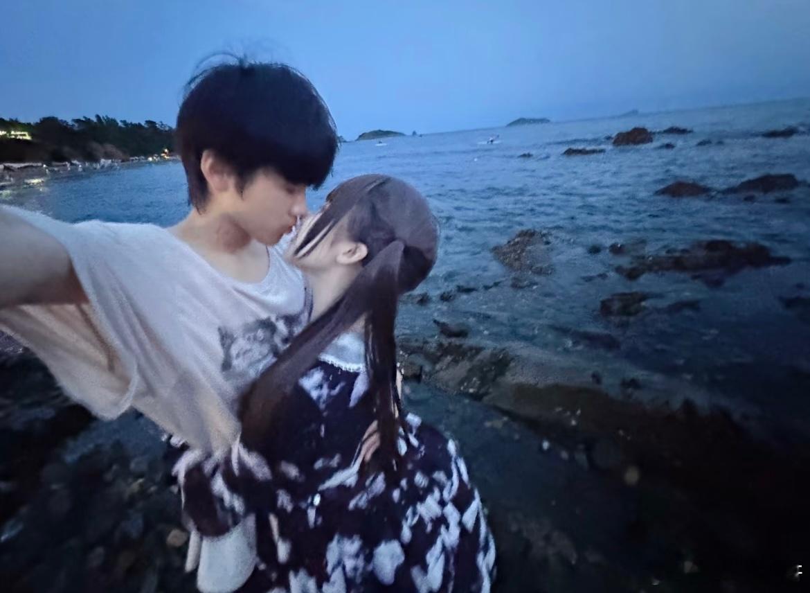 海和心爱的女孩都见到了 ​​​