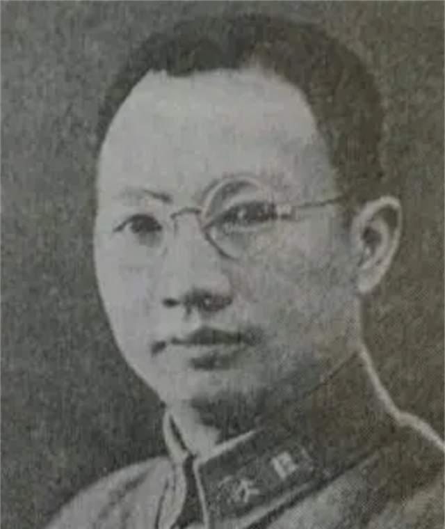 1949年夏，八十九军军长刘伯龙因路上堵车，当街枪杀修车军官。五个月后，他被贵州