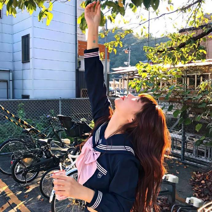 “多幸运才能遇见你多遗憾又错过你”  