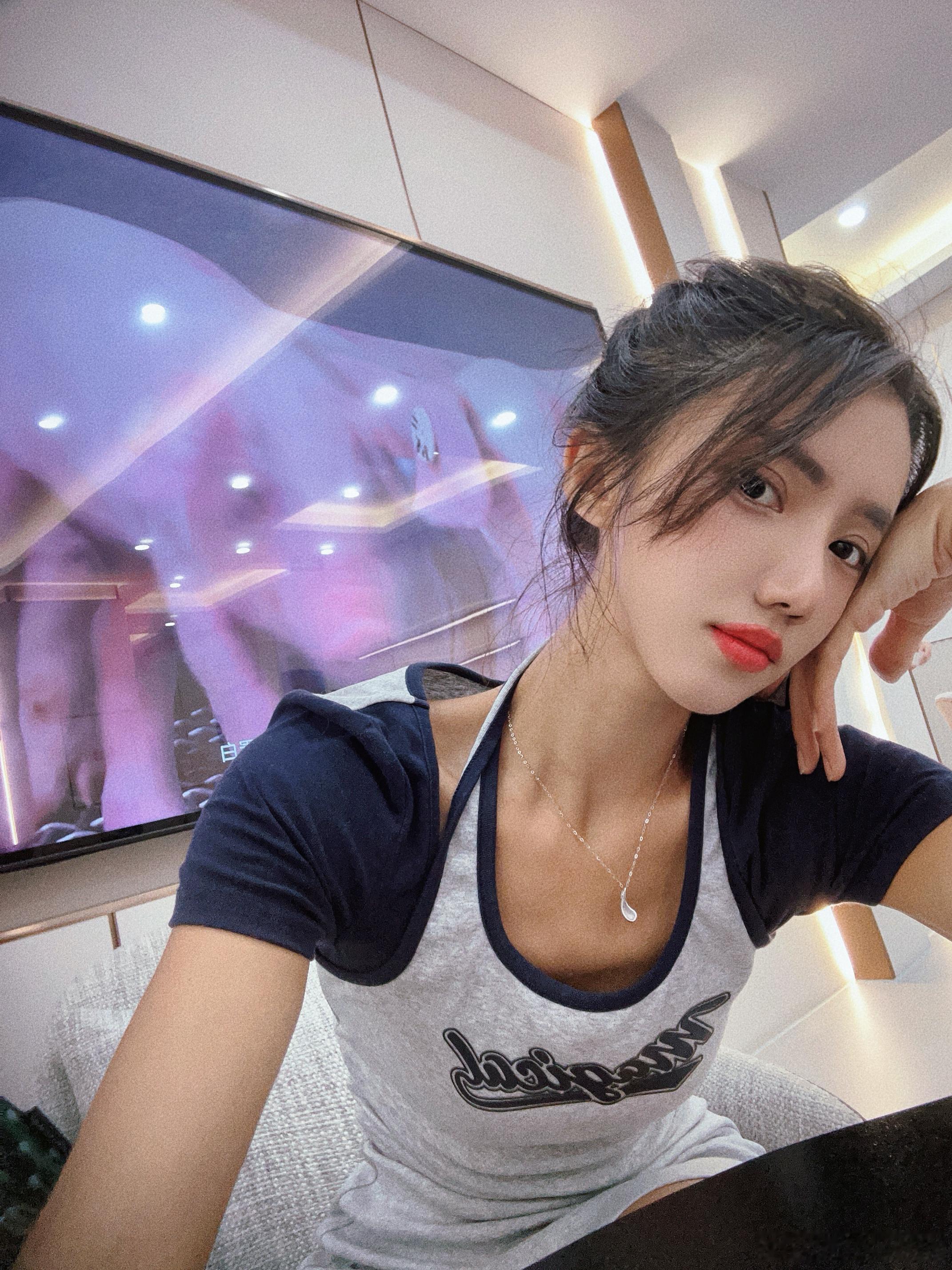 医美太贵了，得想办法找个医美行业的男朋友才行[跪了]  ​​​