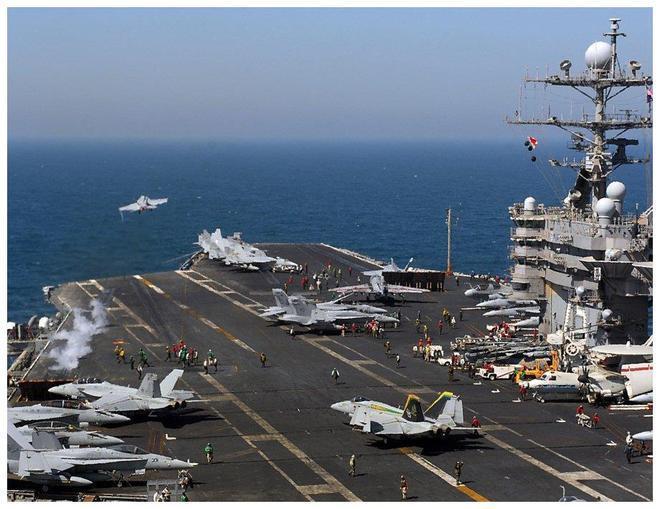 【热点评述】“福特”号航母因着火而未战先退，曾被认为是世界上最先进的航母，为何出