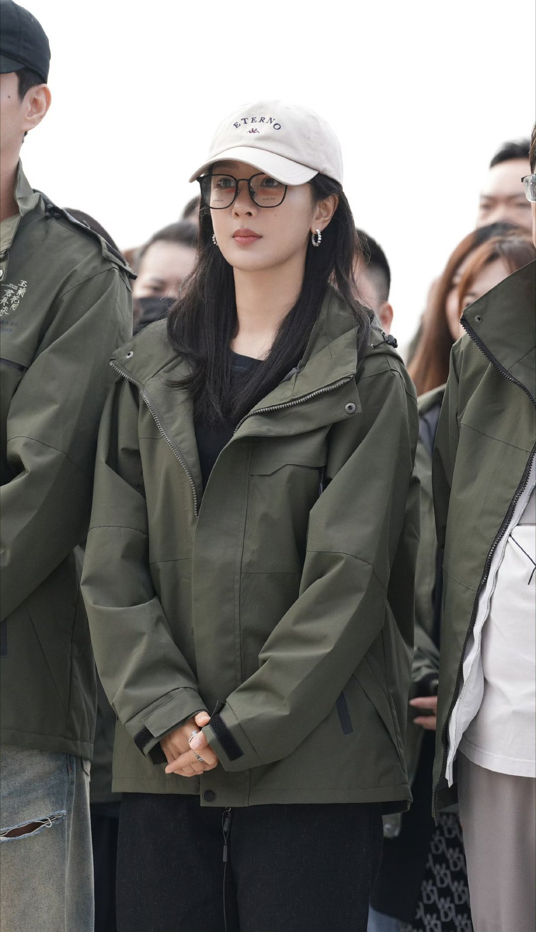 杨紫欧豪官宣开机海报杨紫欧豪玉兰花开君再来正式开机！预祝拍摄一切顺利，圆圆满满做