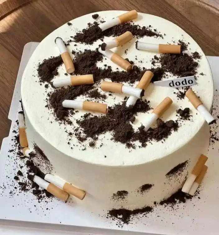 烟虫的生日蛋糕，感觉如何？ 