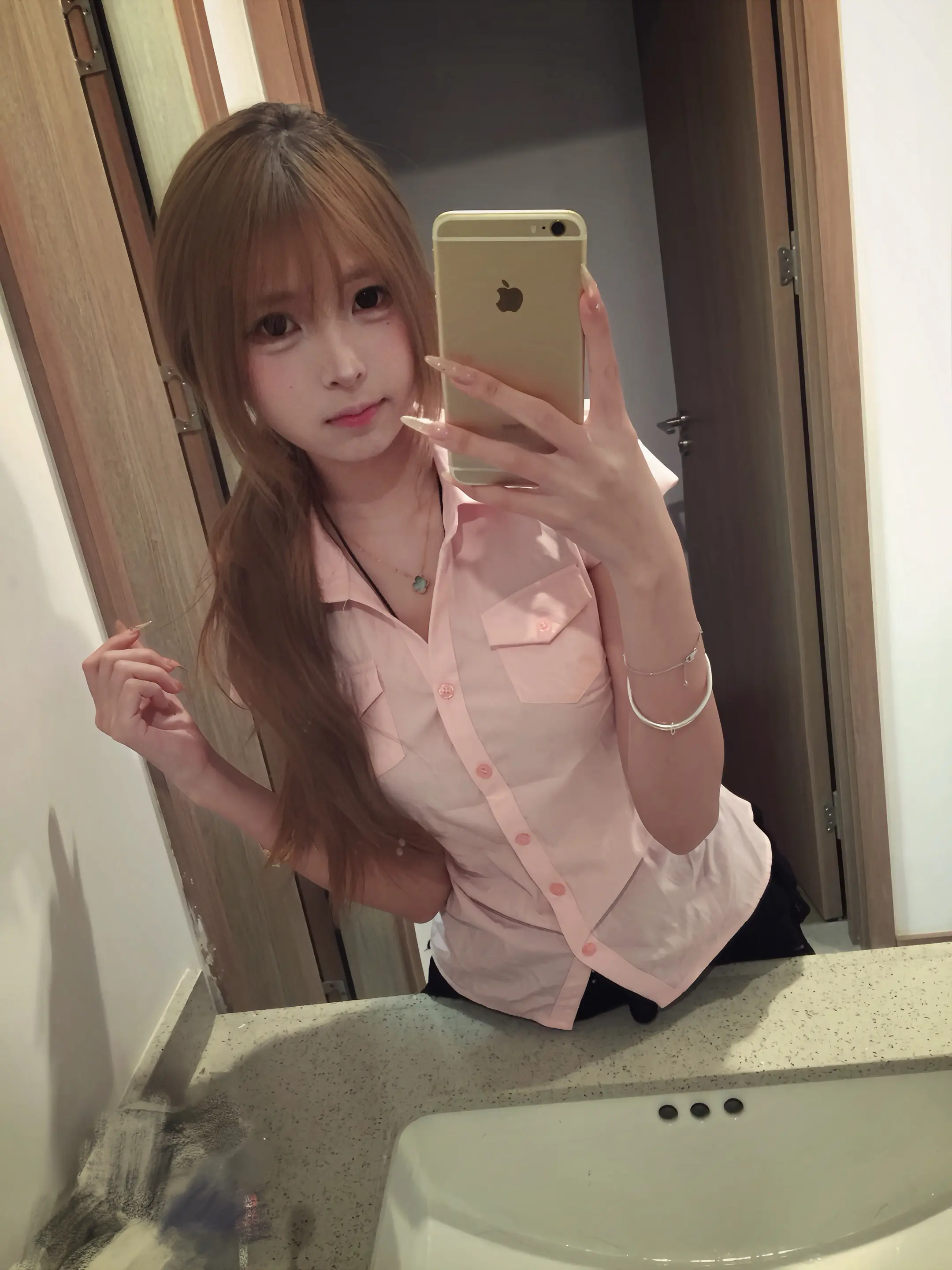 你说包容我的一切 你看 我一皱眉你又不乐意